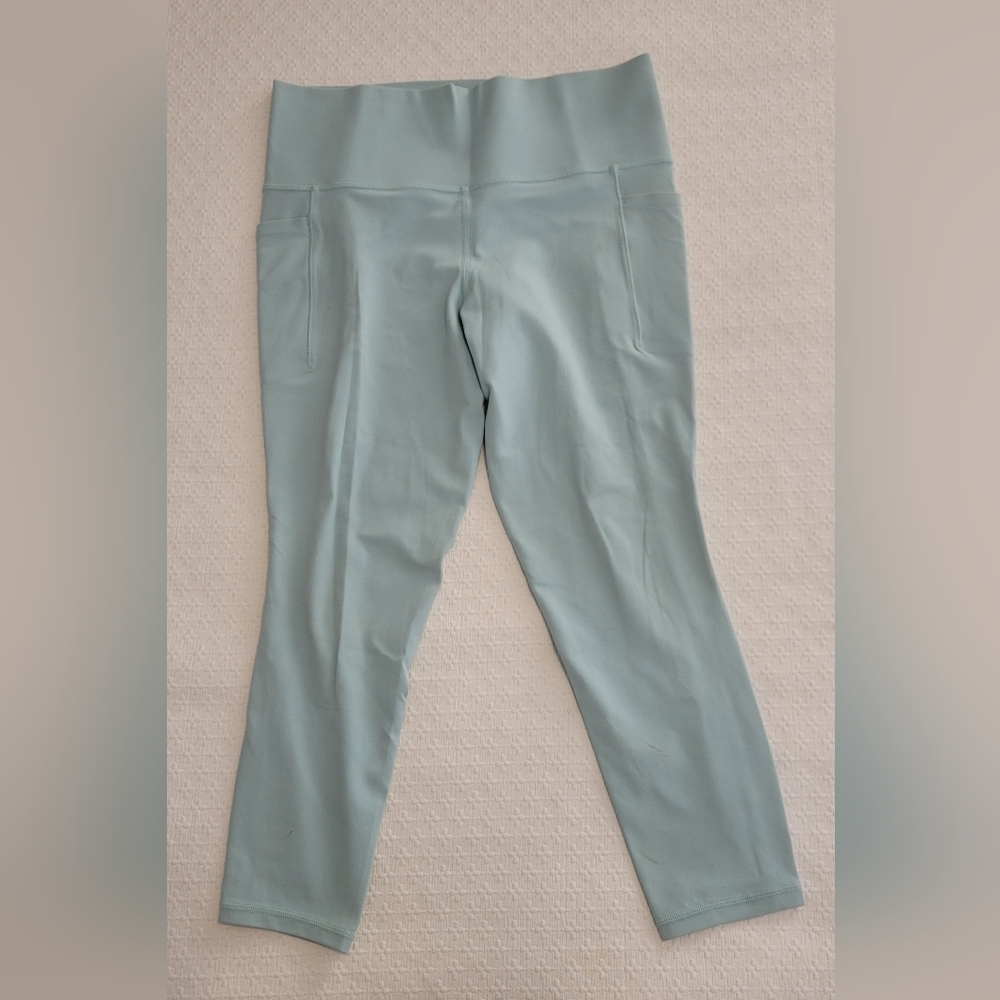 Athleta Salutation Stash Legging 7/8 Light Green/Teal Large NWOT